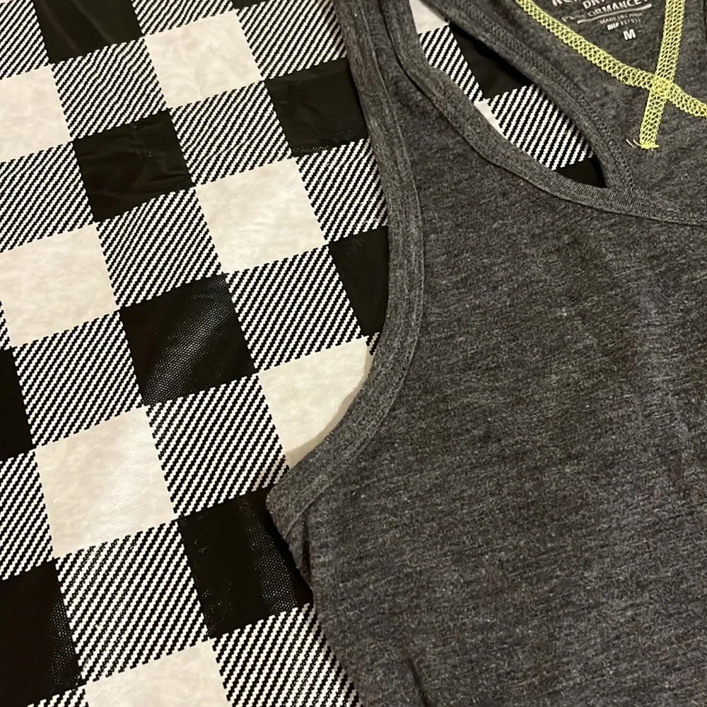Work Out Tank Top. - Picture 2 of 5